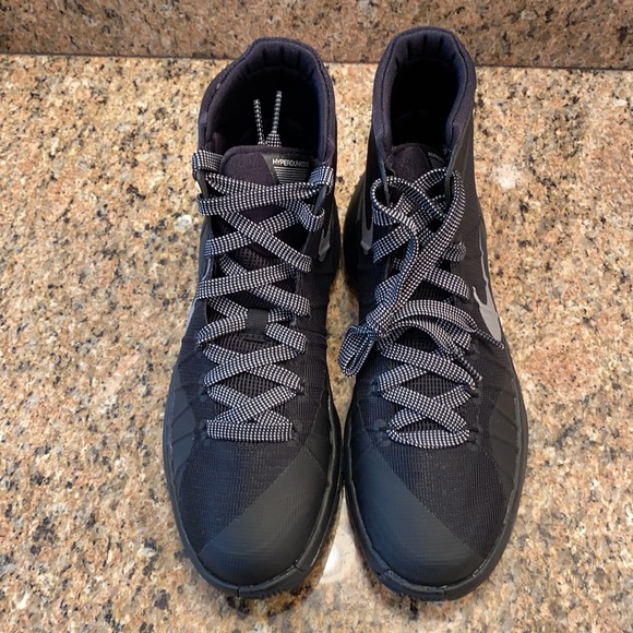 Nike Hyperdunk 2015 - Picture 2 of 7